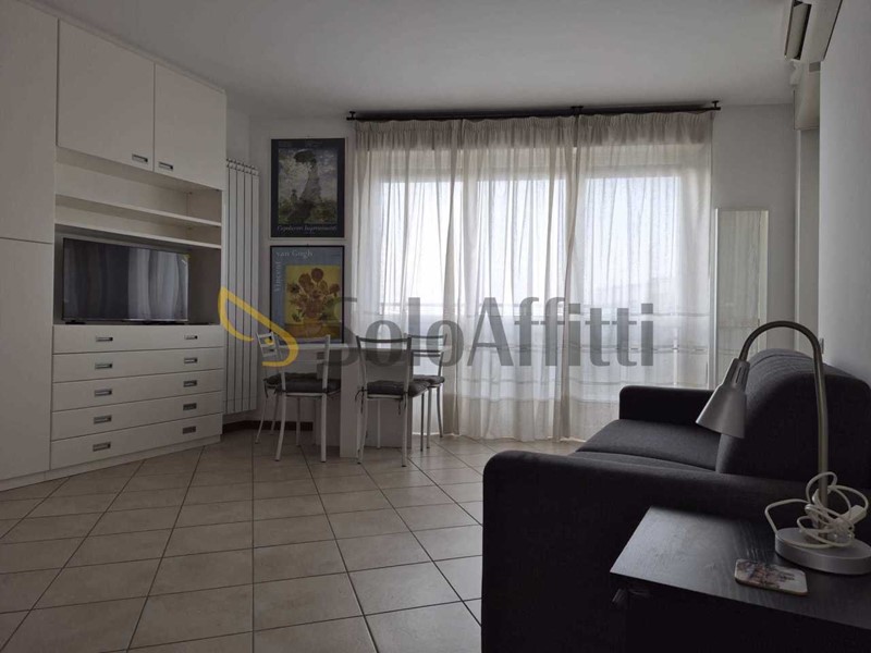 Monolocale in Affitto a Milano, zona Lodi - Corsica, 750&euro;, 40 m², arredato, con Box