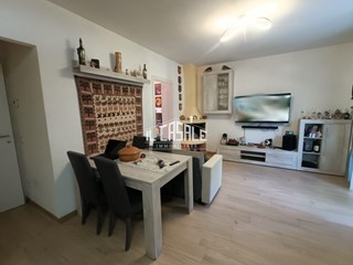 Trilocale in Vendita a Dicomano, 137'000€, 60 m², con Box