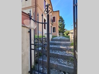 Casa Indipendente in Vendita a Bassano del Grappa, 498'000€, 525 m²