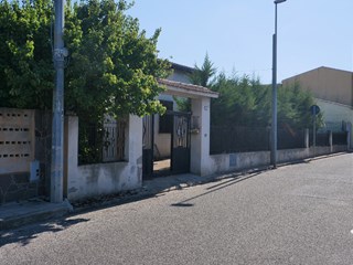 Villetta a schiera in Vendita a Nurachi, zona via Azuni n.44, 230'000€, 600 m², arredato, con Box