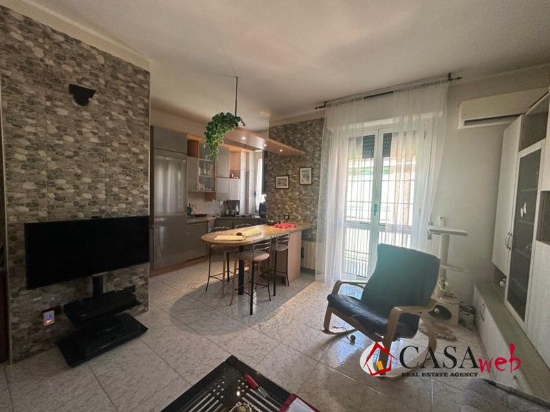Bilocale in Vendita a Carugate, 155'000€, 70 m²