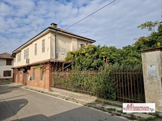 Negozio in Vendita a Noviglio, 700'000€, 600 m²