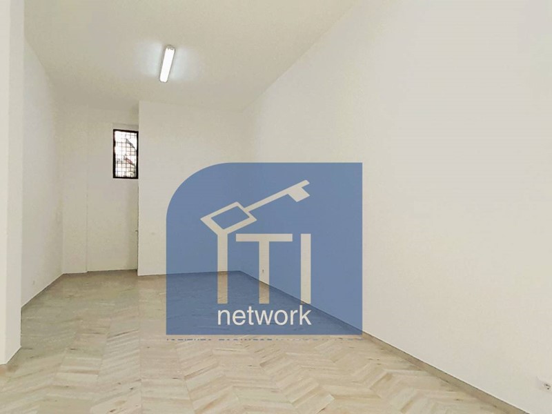 Negozio in Affitto a Cassino, 400€, 50 m²