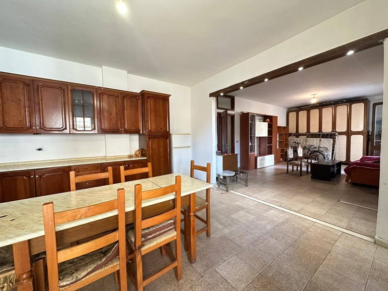 Appartamento in Vendita a Lecce, 90'000€, 145 m²