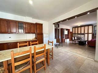 Appartamento in Vendita a Lecce, 90'000€, 145 m²