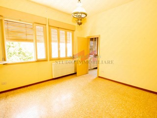 Quadrilocale in Vendita a Bergantino, 85'000€, 110 m²