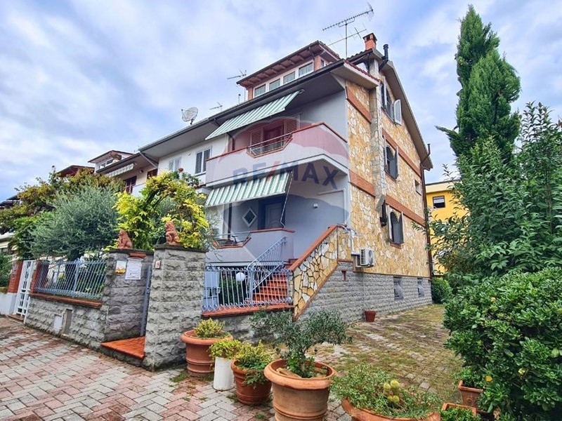 Casa Semi Indipendente in Vendita a Capraia e Limite, 420'000€, 180 m²
