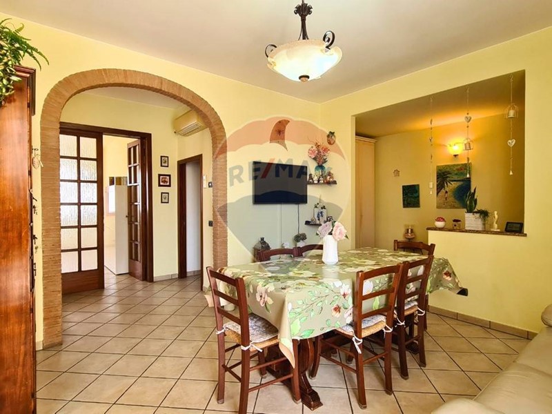 Appartamento in Vendita a Cerreto Guidi, 248'000€, 139 m²