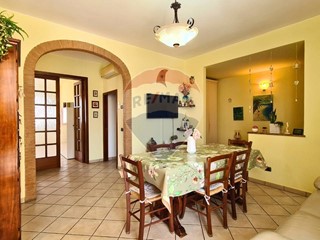 Appartamento in Vendita a Cerreto Guidi, 248'000€, 139 m²