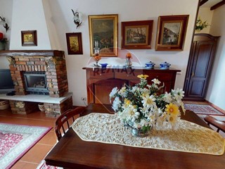 Trilocale in Vendita a Fabbrica Curone, 59'000€, 77 m²