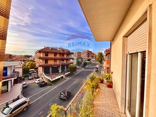 Quadrilocale in Vendita a Fonte Nuova, 145'000€, 124 m²