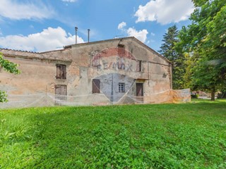 Rustico in Vendita a Sissa Trecasali, 210'000&euro;, 1100 m², con Box