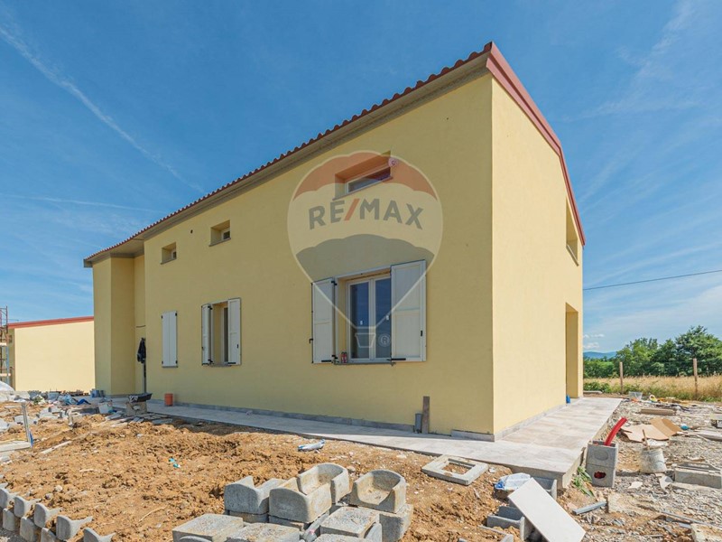 Villa in Vendita a Medesano, 399'000&euro;, 300 m²