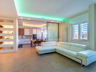 Appartamento in Vendita a Bari, 470'000€, 155 m²