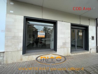 Immobile commerciale in Affitto a Telese Terme, 700€, 60 m²