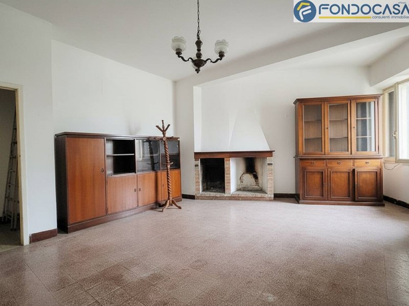 Trilocale in Vendita a Seravezza, 210'000€, 78 m²