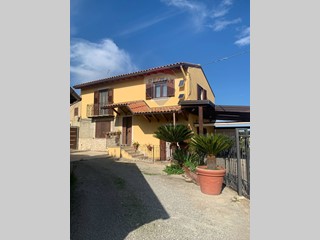 Villa in Vendita a San Cataldo, 54'000€, 93 m²