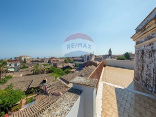 Casa Indipendente in Vendita a Mascalucia, 275'000€, 332 m²