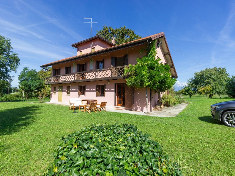 Rustico in Affitto a Pasiano di Pordenone, 2'000€, 200 m²
