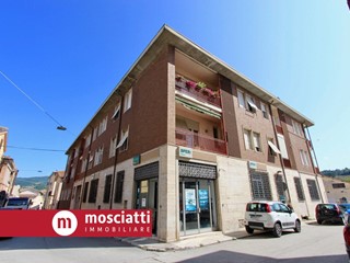 Appartamento in Vendita a Castelraimondo, 86'000&euro;, 126 m²