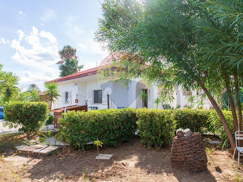 Villa in Vendita a Catania, 104'000&euro;, 130 m²