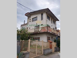 Villa in Vendita a Baiano, 150'000€, 242 m²