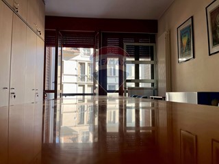 Ufficio in Vendita a Reggio Emilia, 122'200€, 88 m²