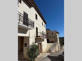 Quadrilocale in Vendita a Sellano, 20'000&euro;, 90 m²