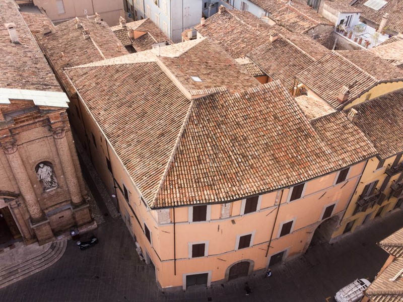 Appartamento in Vendita a Foligno, 1'490'000€, 2070 m²