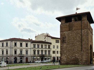 Immobile commerciale in Affitto a Firenze, 7'000€, 285 m²