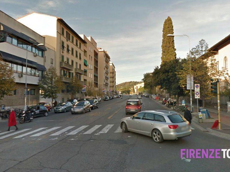 Immobile commerciale in Affitto a Firenze, 7'000€, 230 m²