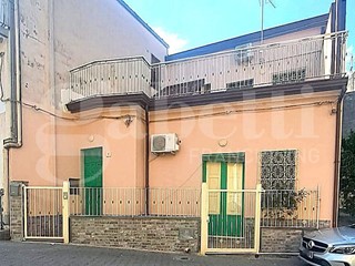 Casa Indipendente in Vendita a Linguaglossa, 110'000€, 110 m²