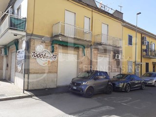 Negozio in Vendita a Aprilia, 165'000€, 94 m²