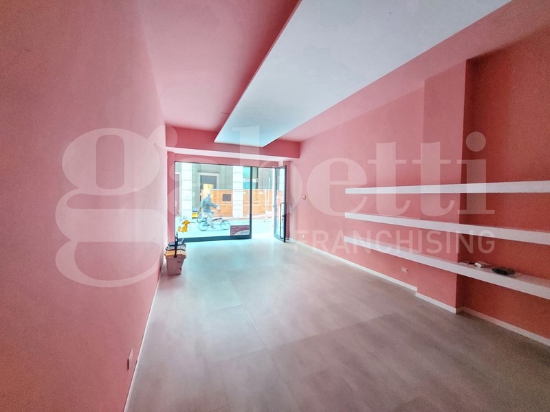 Negozio in Affitto a Treviso, 1'800€, 60 m²