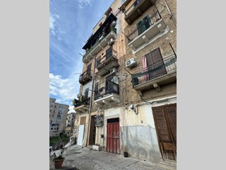 Trilocale in Vendita a Palermo, 39'000€, 75 m²