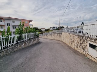 Box in Vendita a Santa Maria a Vico, 69'000€, 145 m²