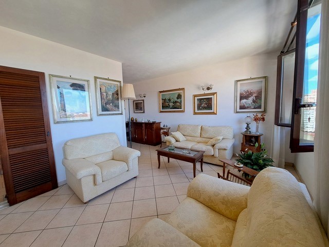 Villetta a schiera in Vendita a Guidonia Montecelio, 279'000€, 286 m²