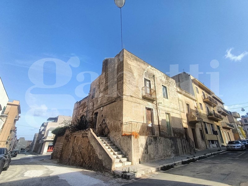 Casa Indipendente in Vendita a Paceco, 30'000€, 200 m²