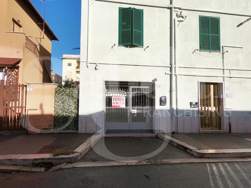 Negozio in Vendita a Nettuno, 79'000€, 60 m²