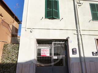 Negozio in Vendita a Nettuno, 79'000€, 60 m²