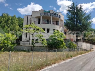 Attività commerciale in Vendita a Miranda, 500'000€, 2500 m²