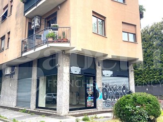Negozio in Vendita a Monza, 190'000€, 95 m²