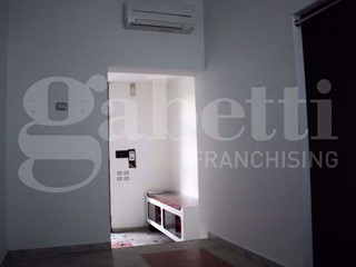 Negozio in Affitto a Avezzano, 500€, 50 m²