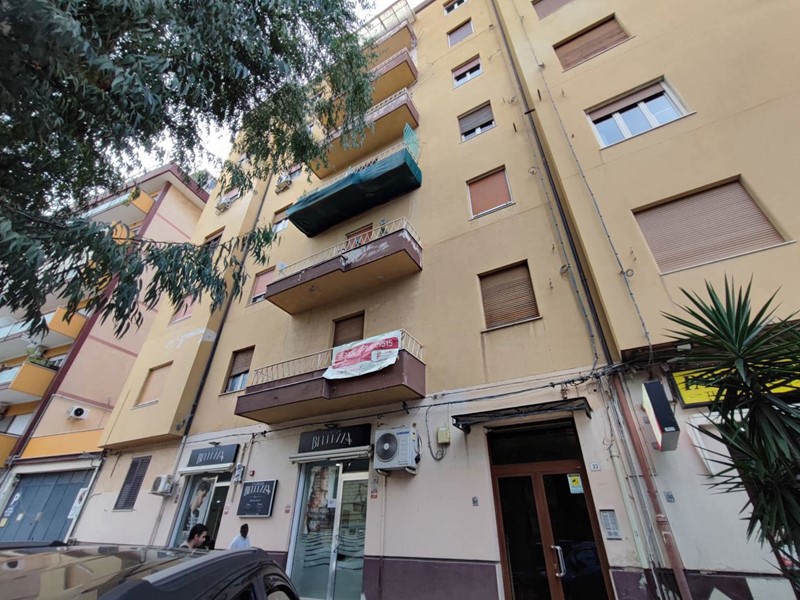 Appartamento in Vendita a Palermo, 150'000€, 132 m²
