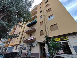 Appartamento in Vendita a Palermo, 150'000€, 132 m²
