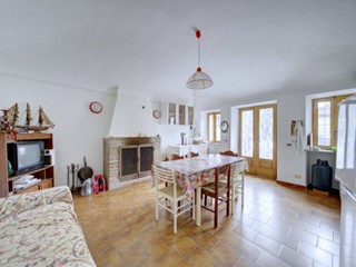 Casa Indipendente in Vendita a Castelnuovo Don Bosco, 119'000€, 353 m²
