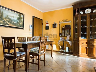 Trilocale in Vendita a Castelfranco Emilia, zona Manzolino, 178'000€, 102 m², con Box