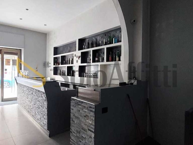 Capannone in Affitto a Torino, zona Borgo Vittoria, 430€, 85 m²