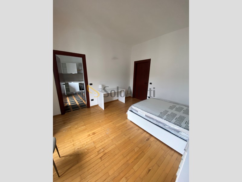 Stanza in Affitto a Novara, zona Centro storico, 500€, 110 m², arredato