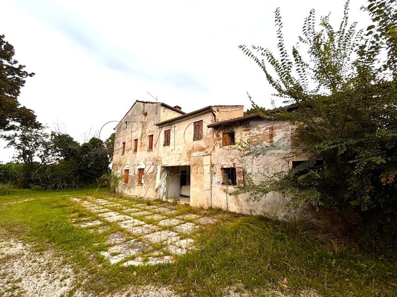 Casa Indipendente in Vendita a Campodoro, 240'000€, 200 m²
